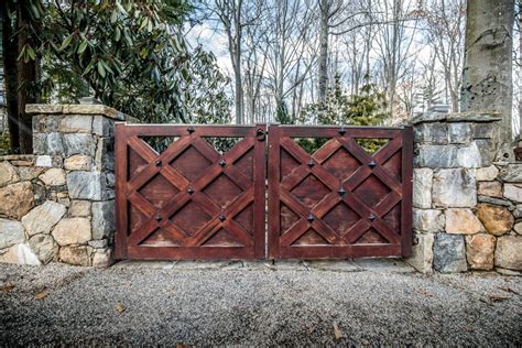 Wooden Driveway Gates | Tri State Gate | Wooden gates driveway, Wooden ...