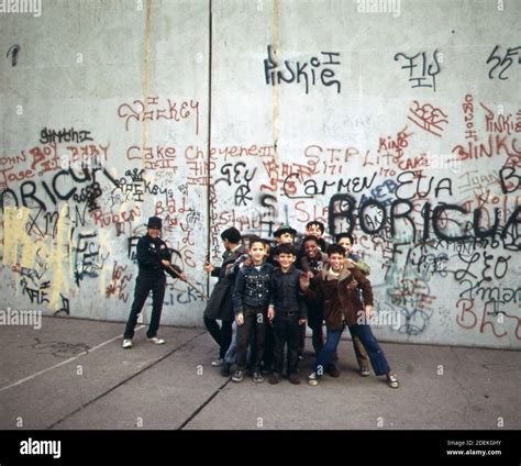 America graffiti 1973 hi-res stock photography and images - Alamy