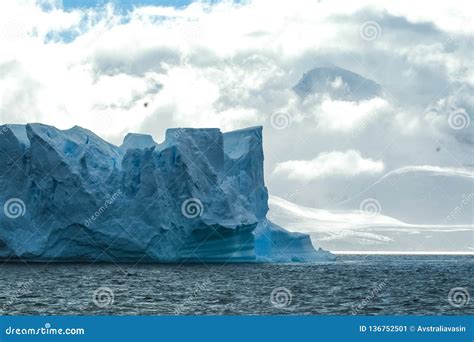 Antarctic Icebergs in the Waters of the Ocean Stock Image - Image of environment, carbon: 136752501