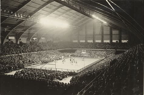 Photo of the Week: Jenison Field House decication game vs. Michigan (1941?) - The Only Colors