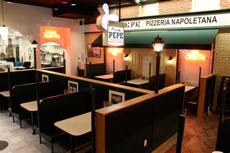 Frank Pepe Pizzeria Napoletana at Mohegan Sun | Visit CT