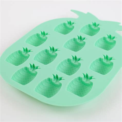 Pineapple Ice Mold - The VinePair Store