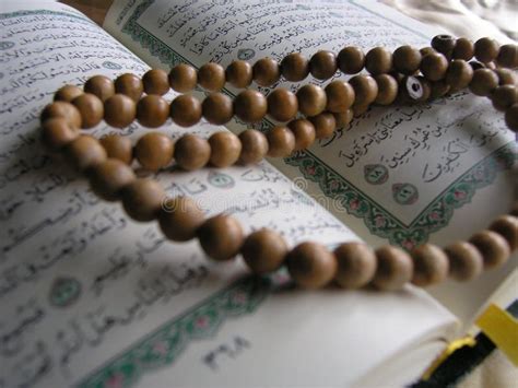 Quran and Dhikr Beads stock image. Image of koran, scripture - 944575