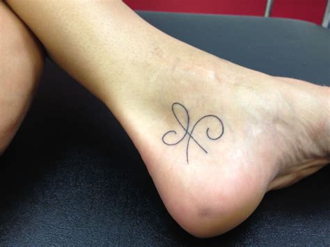 Friendship knot tattoo | Friendship knot, Knot tattoo, Celtic knot tattoo