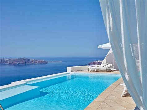 The Best Honeymoon Hotels in Santorini - 2020 Guide