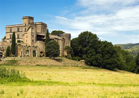 The 10 Best Lourmarin Castle (Château de Lourmarin) Tours & Tickets 2021 - Provence | Viator