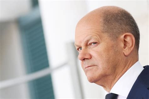 Olaf Scholz Gets a Tough Lesson in What It Means to Run Germany - Bloomberg