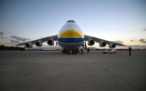 World's biggest airplane lands at Bush airport - Houston Chronicle