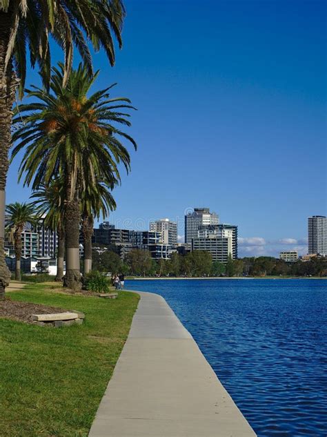 Walking Path at Albert Park Lake Editorial Photography - Image of sunshine, australia: 129612717