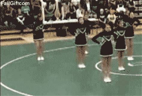 Cheerleaders Fails Are Always So Cheery (14 gifs) - Izismile.com