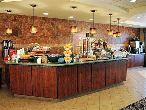 La Quinta Inn & Suites Springfield Airport Plaza | Reservations Center