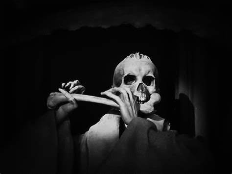 Skeleton-gif-creepy-1256804.gif