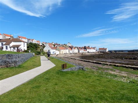 Walking Fife Coastal Path - Our Guide - Sandcastle Cottage, Crail