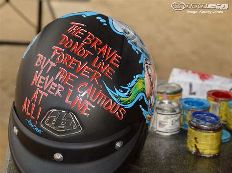 Step By Step Guide to Painting Your Motorcycle Helmet - With Videos