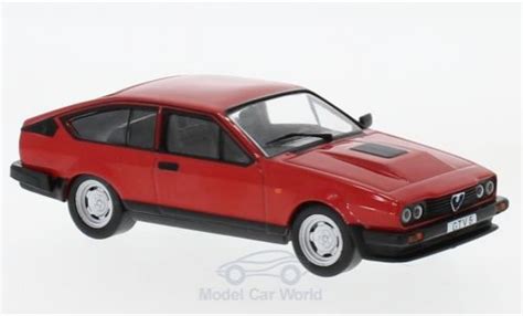 Diecast model cars Alfa Romeo GT 1/43 WhiteBox V 6 red 1985 - Alldiecast.co.uk