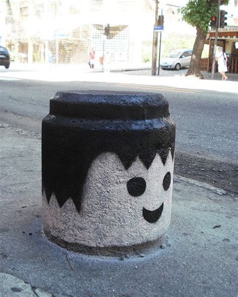 Lego street art : r/pics