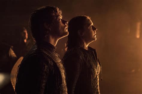 Theon and Yara Greyjoy in 'Stormborn' - Asha Greyjoy Photo (40617787 ...