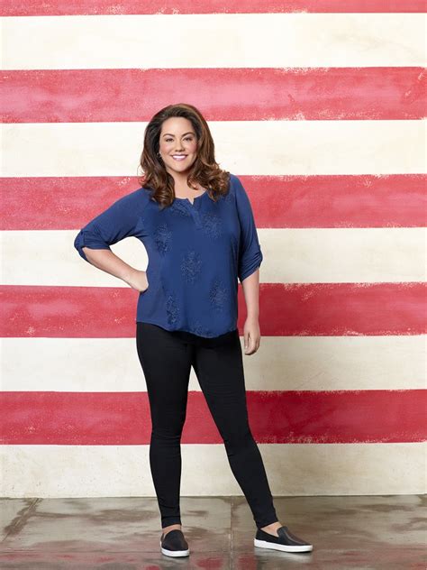 AMERICAN HOUSEWIFE: Katy Mixon talks embracing family in Season 2 ...