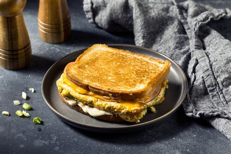 4 Kombinasi Cara Membuat Roti Bakar Telur Gaya Kekinian | Jawara