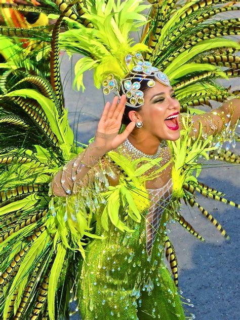 La Reina de la Carnaval de Barranquilla 2012 | Costumes de scène, Carnaval du brésil, Carnaval