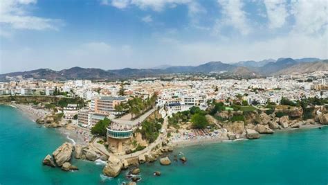 Where to find the best beaches near Frigiliana - Visitanddo