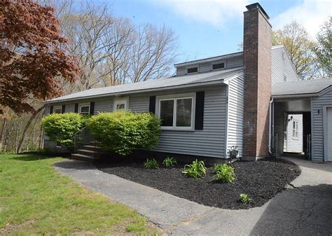 274 School St, Groveland, MA 01834 | Zillow