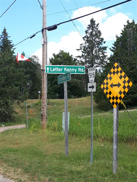 I found it guys! The best road in Ontario : r/Letterkenny