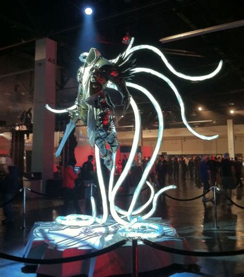 Tyrael Statue at BlizzCon 2011 |Warcraft Blog : Clan oS - Old School