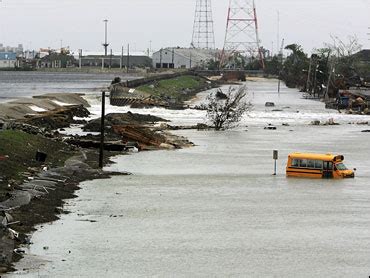 New Orleans Levee Yields Again - CBS News