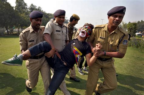 India: Hundreds of deaths in police custody go unpunished, Human Rights ...