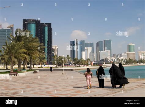 Doha Corniche Qatar Stock Photo - Alamy