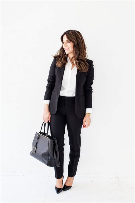 What to Wear for a Job Interview | Job interview outfits for women, Interview outfits women, Job ...