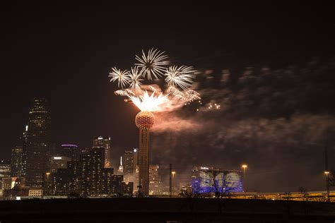 Reunion Tower New Year’s Fireworks 2019 – NBC 5 Dallas-Fort Worth