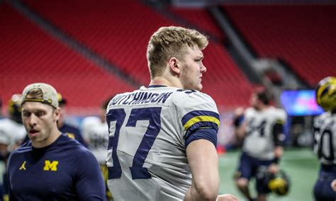 Michigan football DE Aidan Hutchinson announces return for senior year