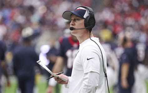 Texans offensive coordinator Bobby Slowik focused on playoffs, not head ...