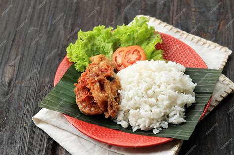 Premium Photo | Nasi ayam geprek sambal bawang