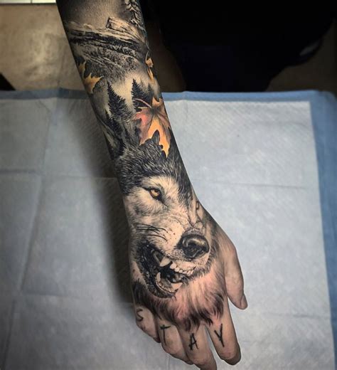 Snarling wolf hand tattoo – Artofit