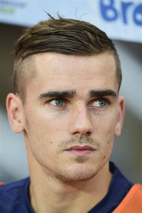 antoine griezmann, one of the best players at the moment | Mannen, Voetbal, Mode