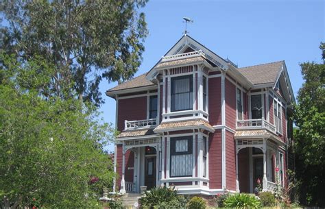 File:House at 1329 Carroll Ave., Los Angeles (Charmed House)-01.jpg - Wikimedia Commons