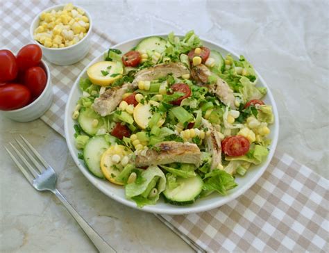 Farmers Market Salad is full of fresh ripe summer vegetables.