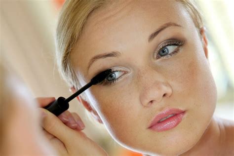 Six Tips To Know Before Using Waterproof Makeup This Summer - Racked