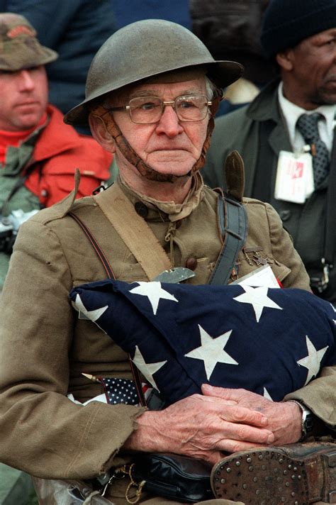 File:World War I veteran Joseph Ambrose, 86, at the dedication day parade for the Vietnam ...