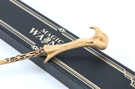 Harry Potter Wand Replica: Lord Voldemort - DistinctAndUnique