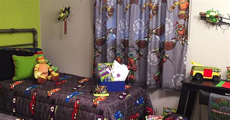 A Shell-Shocked TMNT Bedroom | Nickelodeon Parents