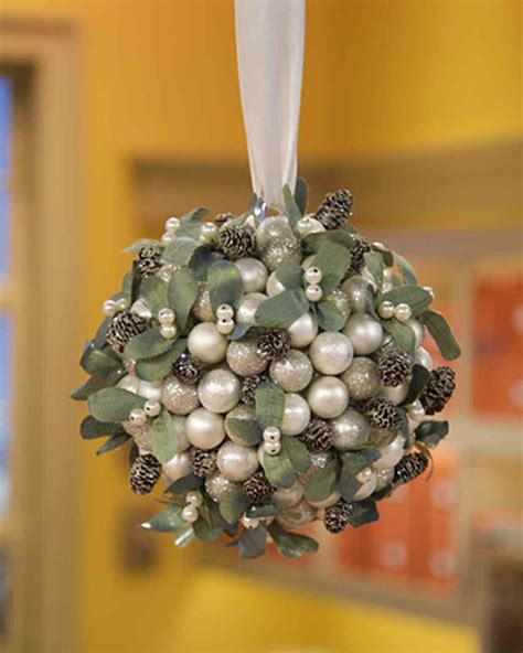 Mistletoe Kissing Ball & Video | Martha Stewart