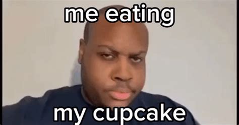 Edp445 Cupcake GIF - Edp445 Cupcake Muckbang - Discover & Share GIFs