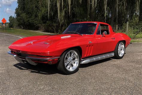 1966 CHEVROLET CORVETTE CUSTOM COUPE STINGRAY