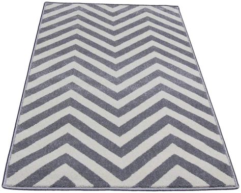 Gray Chevron Rug - Contemporary Zigzag Rug | Cozy Rugs Chicago