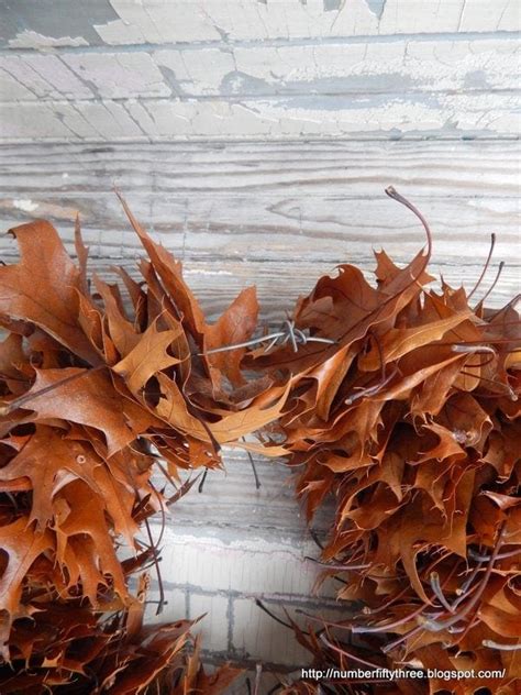 Easy and naturally pretty DIY Oak leaf wreath - Jennifer Rizzo