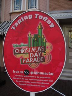Disney Parks Christmas Day Parade Taping Signs | Loren Javier | Flickr